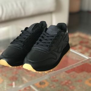 NWT Reebok Classics Black Leather Met Diamond